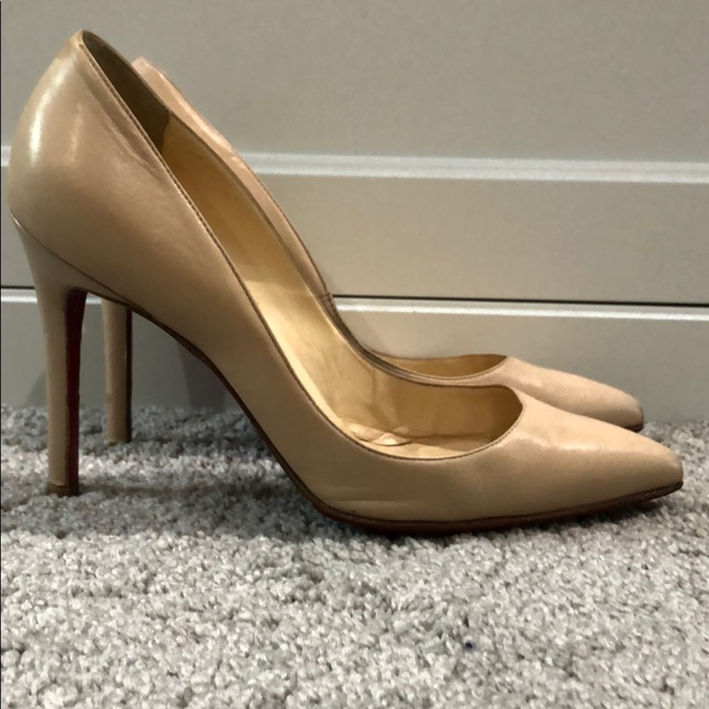 Christian Louboutin Nude Pumps size 37